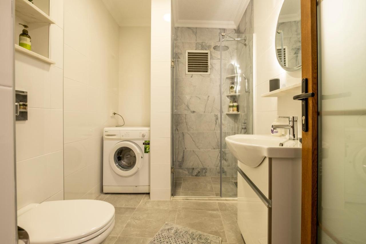 Appartement Spacious And Comfy 2Br In The Heart Of Cihangir à Istambul Extérieur photo
