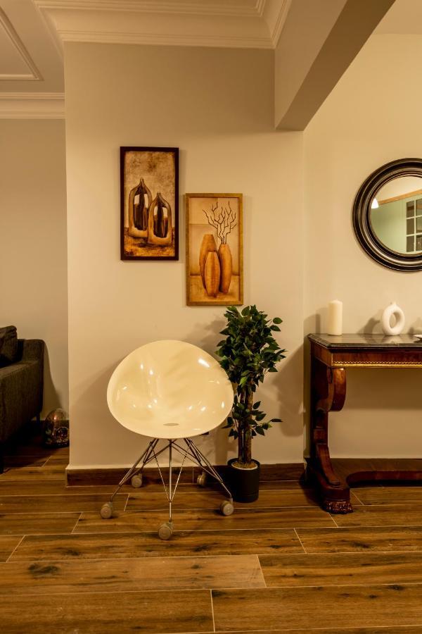 Appartement Spacious And Comfy 2Br In The Heart Of Cihangir à Istambul Extérieur photo