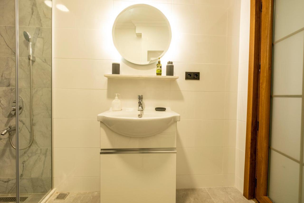 Appartement Spacious And Comfy 2Br In The Heart Of Cihangir à Istambul Extérieur photo